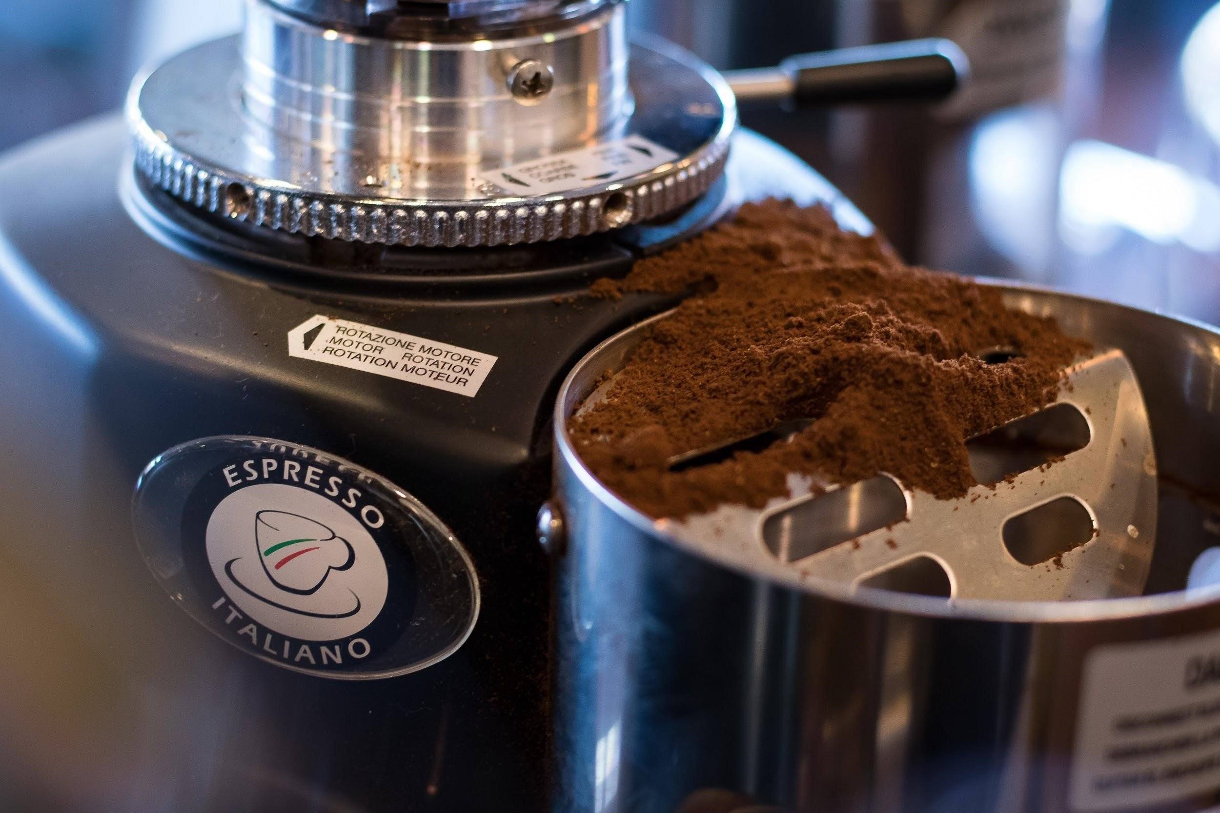 Built-In Grinders In Coffee Makers - JavaPresse Coffee Company